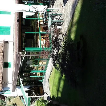 בית הארחה Trattoria I Bodega אבאדיה לריאנה